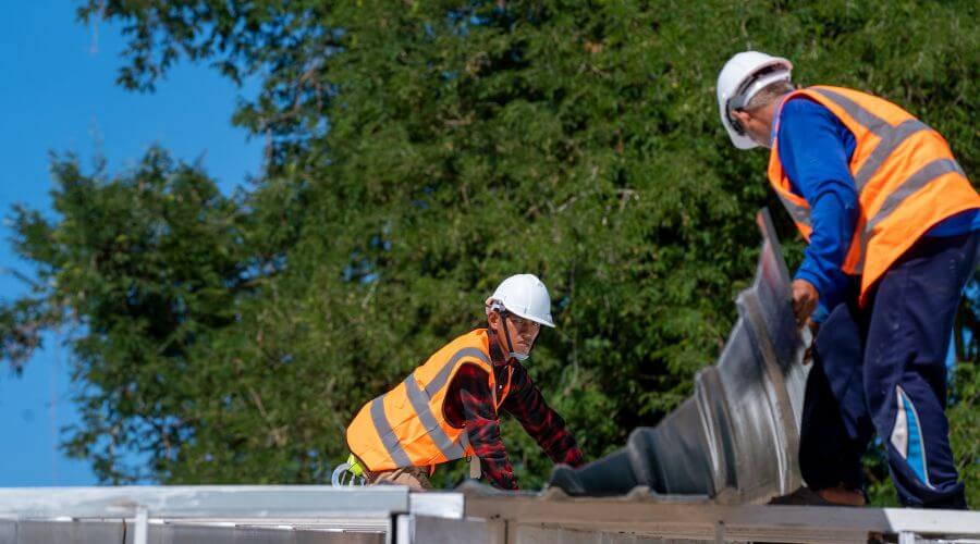 Expert Emergency Roof Repairs services in Knoxville, IL